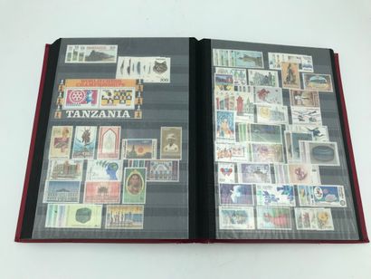 null 2 Albums de timbres de France neufs et oblitérés + enveloppes d'Outremer