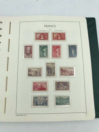 null Collection de timbres de France (XX - X-0) en 7 albums LEUCHTURM comprenant...