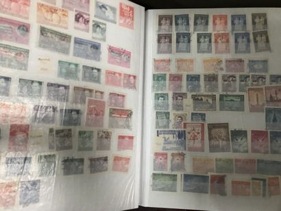 null 7 classeurs de timbres des ex-pays de l'Est , grande majorité neufs, avec série...