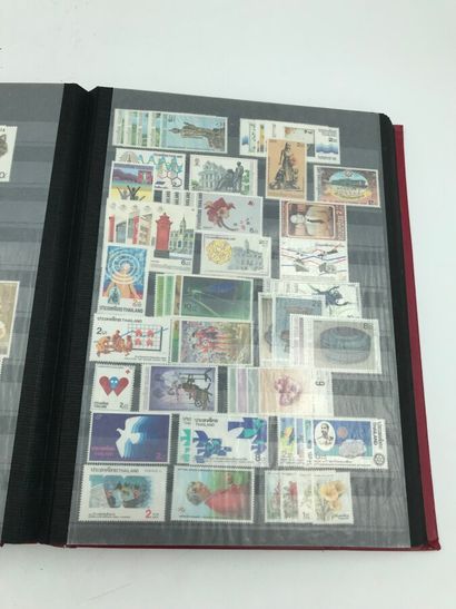 null 2 Albums de timbres de France neufs et oblitérés + enveloppes d'Outremer