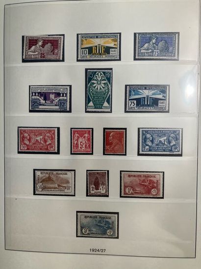 null Belle collection de timbres de France en 11 albums LINDNER de 1849 à 2007 très...