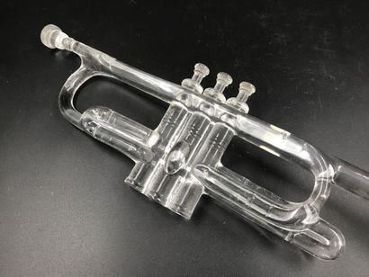 null LOT CRISTAL : une trompette en cristal fait main longueur 53 cm et ROYALES DE...