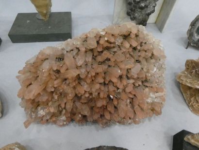 null LOT minéraux : géodes, grenats, quartz, stalactite, etc