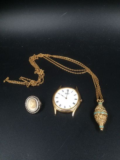 null LOT bijoux fantaisie et SEIKO Quartz une montre homme en métal doré