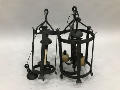 null LOT de deux lanternes en fer forgé