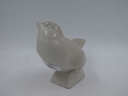 null THARAUD Camille Limoges, un oiseau en porcelaine, hauteur 8 cm