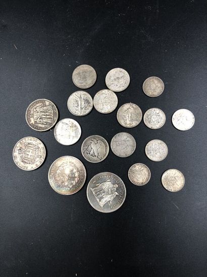null NUMISMATE LOT pièces et billets démonétisés dont pièces en argent, 225.70 gr...
