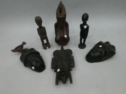 null AFRIQUE LOT trois masques et trois statues en bois sculpté