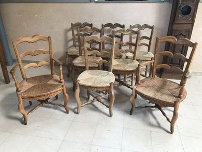 null SALON PROVENCAL comprenant six chaises et deux fauteuils paillés