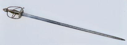 null Forte épée des Gardes du Corps du Roy. Monture de forme wallonne en fer forgé,...