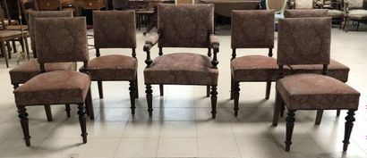 null Une série de six chaises et un fauteuil, style henri II