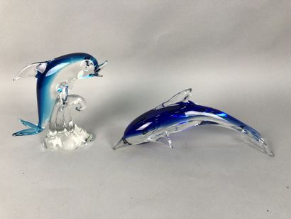 null LOT deux dauphins en cristal, hauteur 27 cm et longueur 42 cm