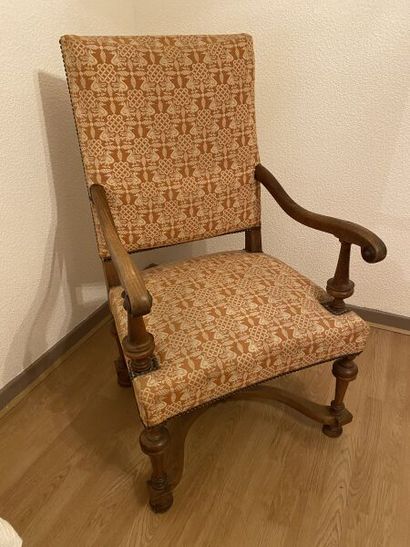 Un fauteuil style Louis XIV