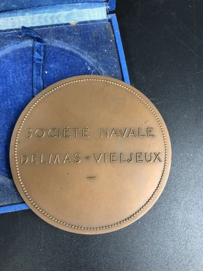 null DELMAS - VIELJEUX une médaille en bronze de la Société Navale, diamètre : 9...