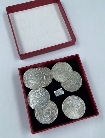 null Un lot de 8 pièces de 10 euros (2012 & 2011)

1 pièce Poitou-Charentes

3 pièces...