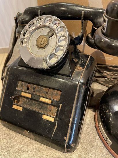 null Lot de deux téléphones anciens dont un THOMSON-HOUSTON