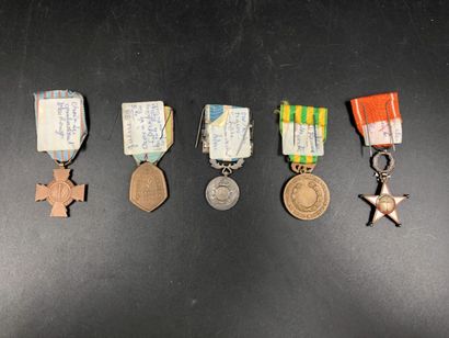 null LOT médailles : croix du combattant, médaille coloniale Maroc Sahara Extrême-Orient,...