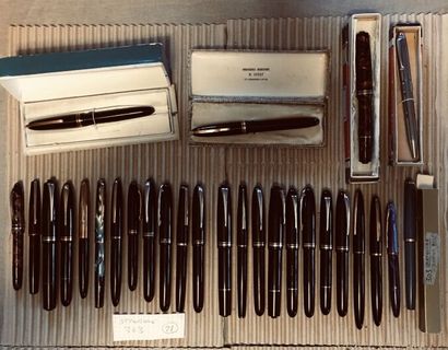 null 303 LOT stylos plumes et billes (28)