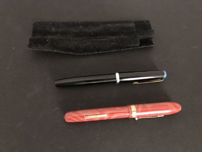 null SHEAFFER LOT stylos dont SHEAFFER (22). On y joint E.FABER U.S.A. un stylo plume...