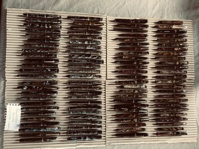 null LOT stylos sans marque plumes aspect bakelite marron gris (100)
