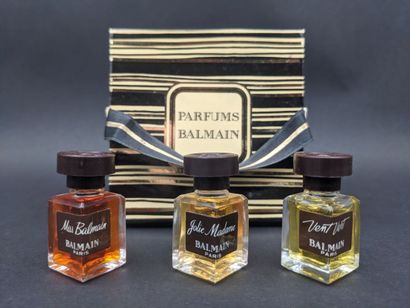BALMAIN BALAMIN

Lot comprenant dix échantillons de parfum ainsi qu'un coffret. 

Balmain
Jolie...