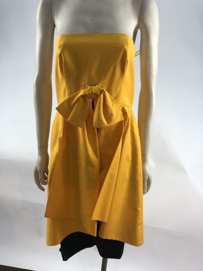 null Guy LAROCHE boutique collection une robe bustier et boléro en coton jaune et...
