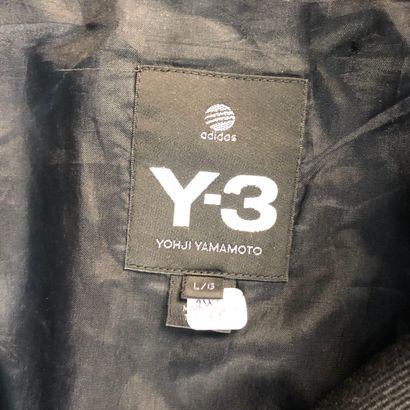 null MELLENCAMP pour Y-3 (Johji Yamamoto et ADIDAS) un blouson en lainage noir, T...