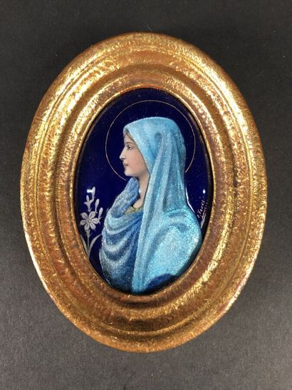 null FAURÉ Camille Limoges, médaillon ovale figurant un portrait de jeune fille de...