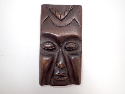 null Deux profils de femme et un couvercle (boîte manquante) en bois sculpté de style...