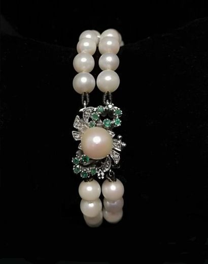 null Bracelet deux rangs perles de culture 5,5 mm de diamètre, intercalaires et fermoir...