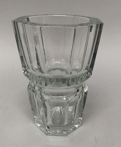 null BACCARAT
Vase octogonal en cristal.
H : 18 cm