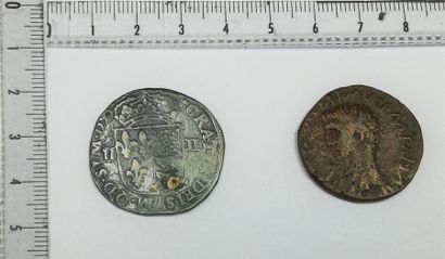 null Lot de 2 monnaies : As de Claude en cuivre et 1/4 écu Henri IV, France Navarre...