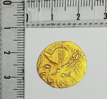 null Monnaie Gauloise Aulerque Eburovice, Hémistatère or jaune 
Poids : 3.3g 