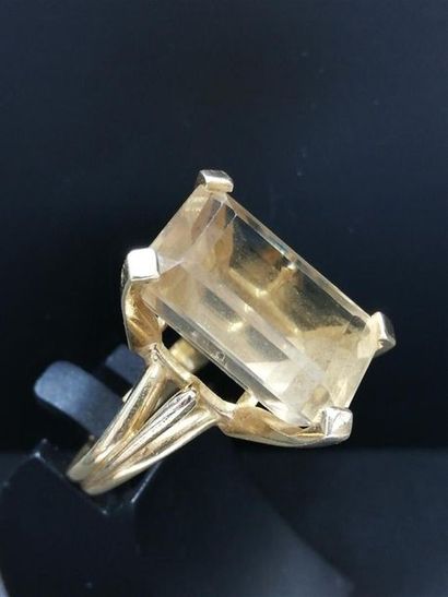 null (AC) Bague cotckail citrine, monture or 
Poids brut : 9.3 g - Doigt: 53