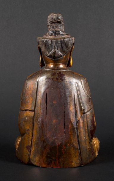 null Bouddha assis en méditation. bois laqué et doré.
Chine, période Ming.
H : 22,;5...