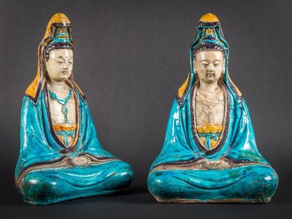 Deux Guanyns Avalokiteçvara en terre-cuite...