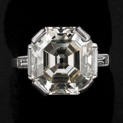 Bague solitaire diamant taille émeraude, 9.29 carats Bague solitaire diamant taille...