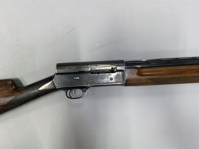 null Fusil semi-automatique Browning Auto-5 calibre 12/70 n°179412. Canon de 700mm...