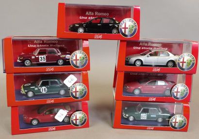 null Lot de 7 miniatures 1/43eme de la série M4 Alfa Roméo en boîte cristal. Très...