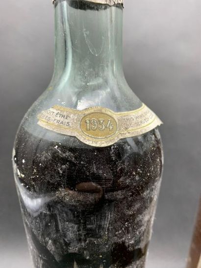 null 6	bouteilles 	MONBAZILLAC 		Labrie 	 (3 de 1934 dont SE eta, 2 de 1940 dont...