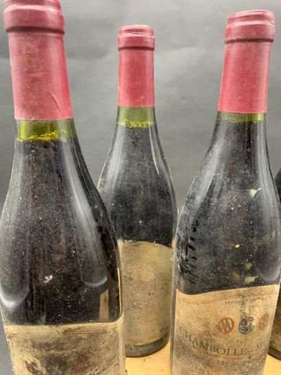 null 4	bouteilles 	CHAMBOLLE-MUSIGNY 		R. Sirugue 	1992	 (ea, et) 
