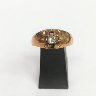 null Gold and rose cut diamond ring
Weight: 5.8 g.