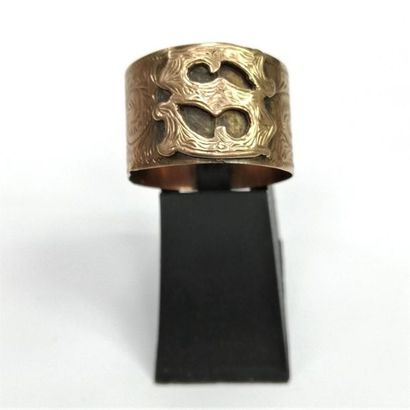 null Ring rush gold 9 carats
Weight: 5.2 g.