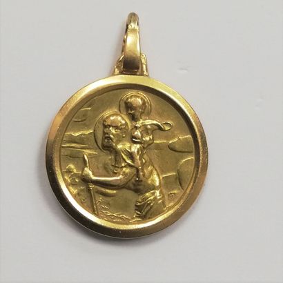 null Médaille religieuse 

Poids : 3 g on y joint une chaine en métal doré.