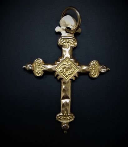 null Pendentif croix Jeannette en or.

Fin XVIIIème Début XIXème

Poids : 1.9 g -...