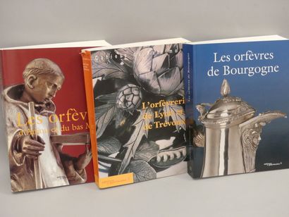 null ARGENTERIE / Editions du Patrimoine / 3 volumes :

Les Orfèvres d'Anjou et du...