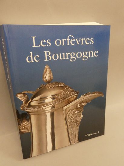 null ARGENTERIE / Editions du Patrimoine / 3 volumes :

Les Orfèvres d'Anjou et du...