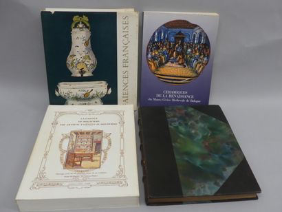 null Ceramics : Set of 4 books :4

French earthenware / Jeanne Giacometti / The Book...