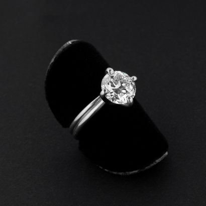 null Bague solitaire diamant taille brillant 2.02 carats, couleur G, pureté SI2 -fluorescence...