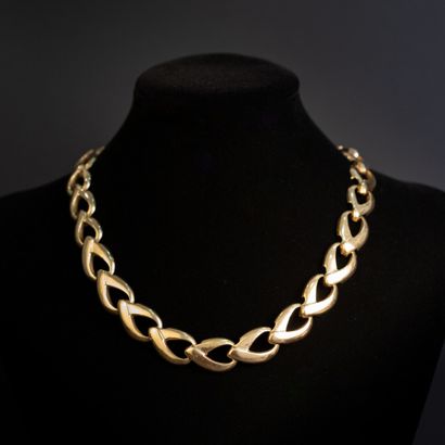 null Gold choker necklace 

Weight : 117.5 g - L: 41.5 cm